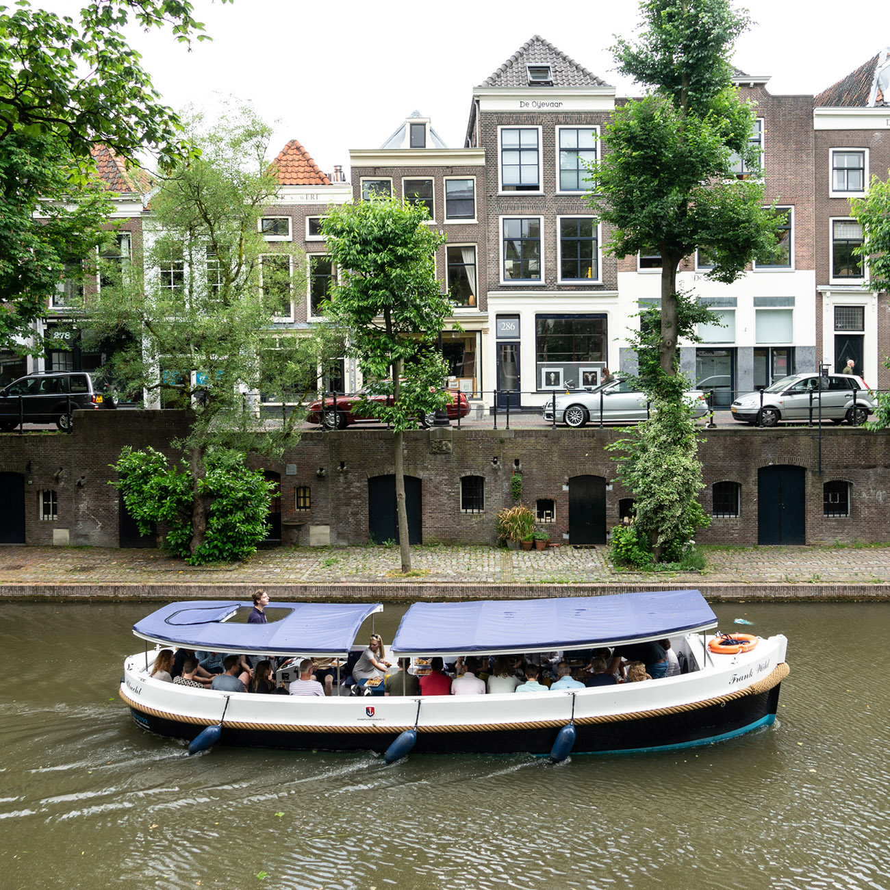 Boot utrecht overkapt regen droog